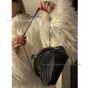 Geantă de umăr din PU, formă de scoică — închidere cu clips, stil subraț, buzunare interne pentru telefon și buzunar cu fermoar