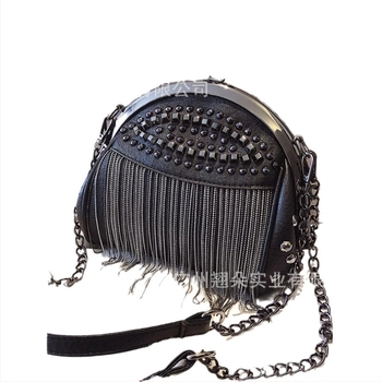 Geantă de umăr din PU, formă de scoică — închidere cu clips, stil subraț, buzunare interne pentru telefon și buzunar cu fermoar