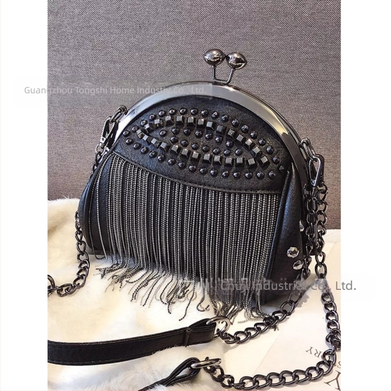 Geantă de umăr din PU, formă de scoică — închidere cu clips, stil subraț, buzunare interne pentru telefon și buzunar cu fermoar