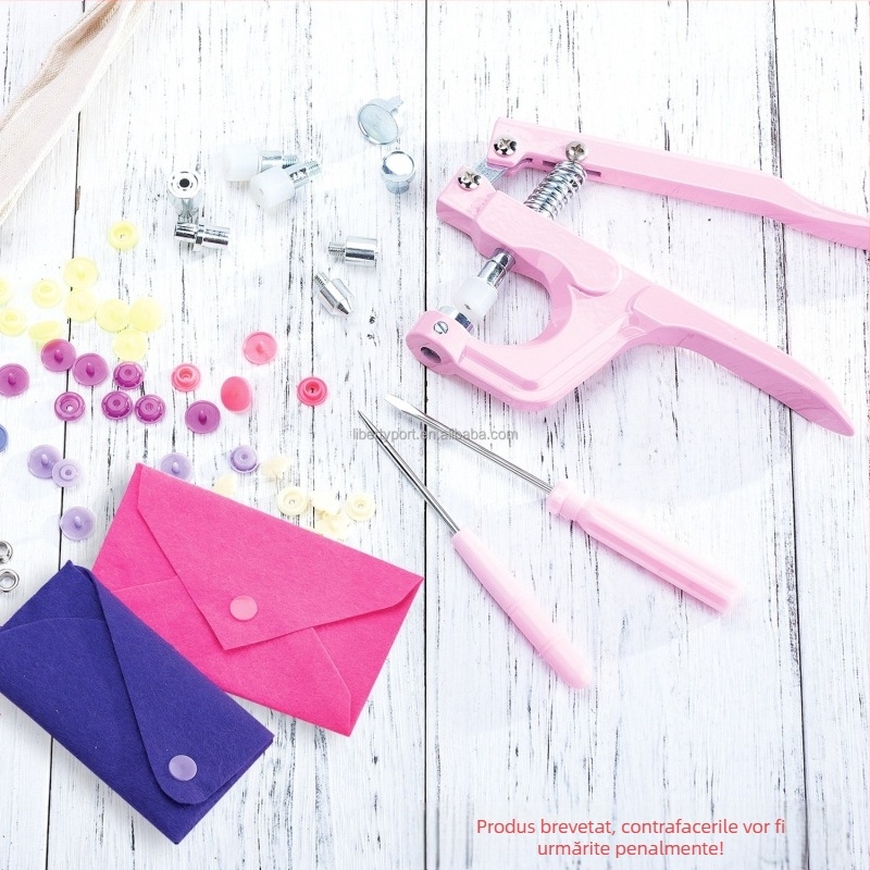 Kit de capse snap pentru haine de bebeluți — material: rășină; construcție: capse snap; aplicație: îmbrăcăminte pentru bebeluți