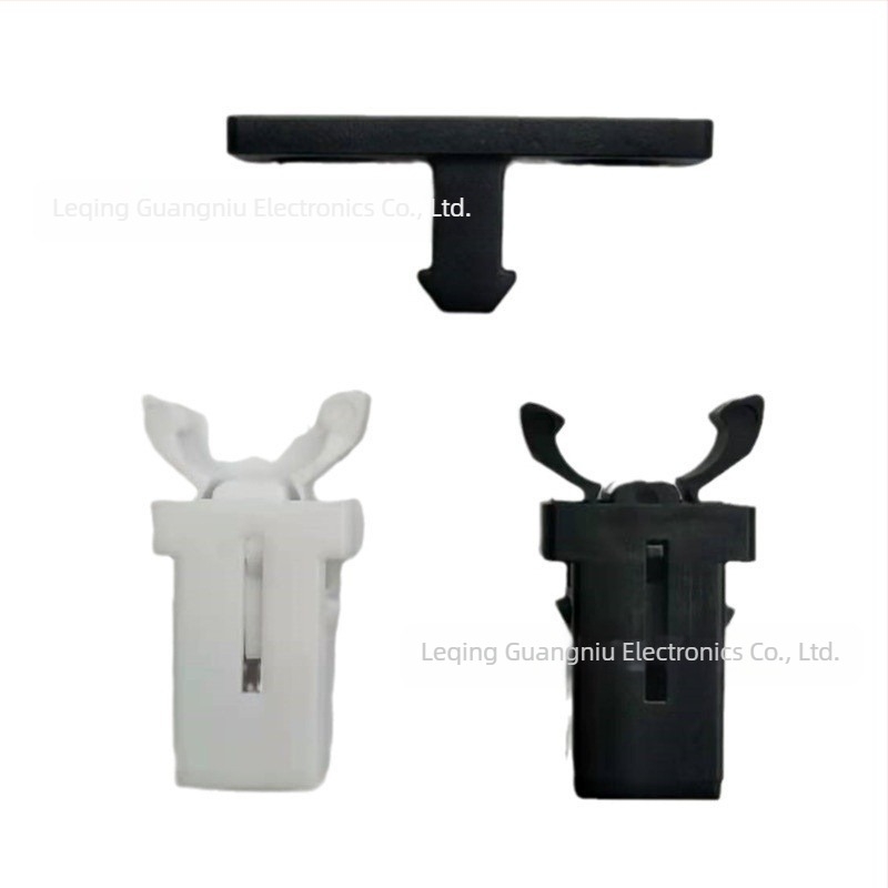 Încuietoare pentru capac coș de gunoi, tip push, cu cataramă auto-blocantă, 440V+, 15A, viață 5000 cicluri, CE