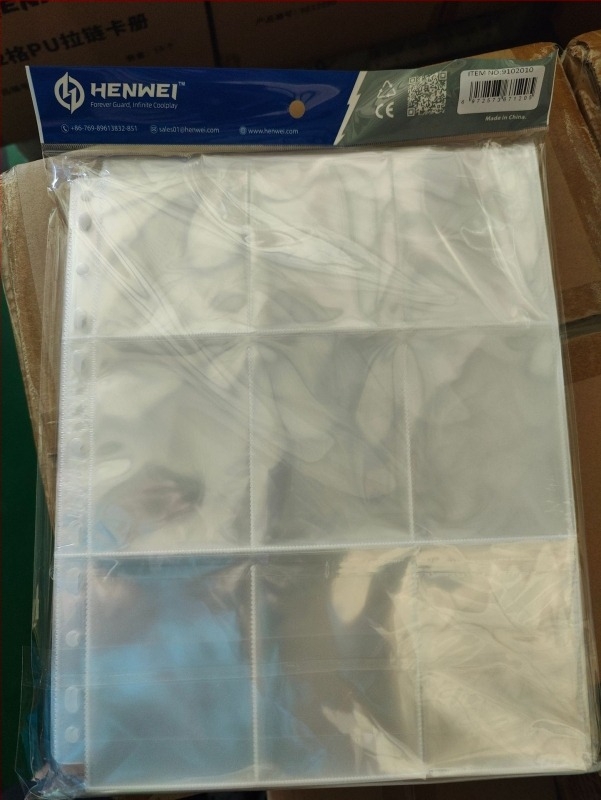 Pagină transparentă pentru album cu 9 celule și 11 găuri; față dublă, material PP, Henwei; compatibilă cu Yu-Gi-Oh TCG și cărți Pokémon