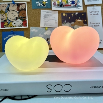 Bear Nordic lampă de noapte în formă de inimă – atmosferă romantică pentru cămin studențesc și dormitor