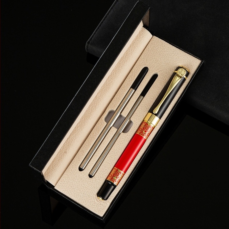 Set cadou stilou cu corp metalic, vârf 0,5 mm, logo personalizat