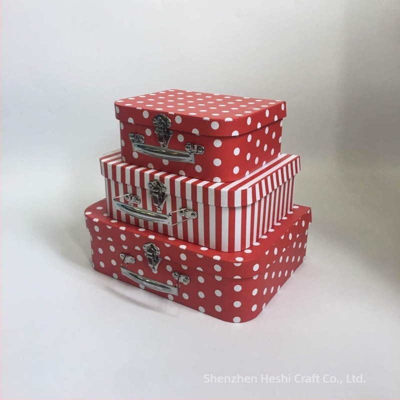 Cutie de cadou pentru nuntă cu floare eternală – stil european retro, set portabil de trei valize (modelele W9844–W9847) cu ambalaj cadou