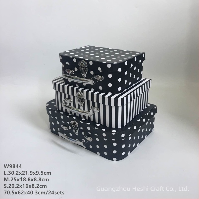 Cutie de cadou pentru nuntă cu floare eternală – stil european retro, set portabil de trei valize (modelele W9844–W9847) cu ambalaj cadou