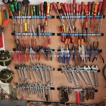 Bandă magnetică de depozitare cu cârlige pentru ustensile de bucătărie, construcție din fier