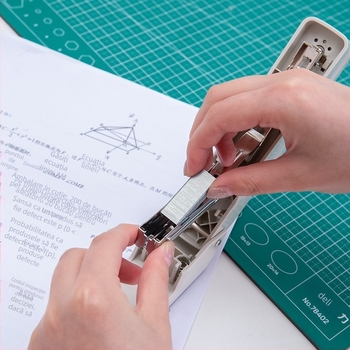 Deli 0434 Capsator rotativ pentru elevi, construcție îmbunătățită, No.12 standard, rechizite de birou multifuncționale