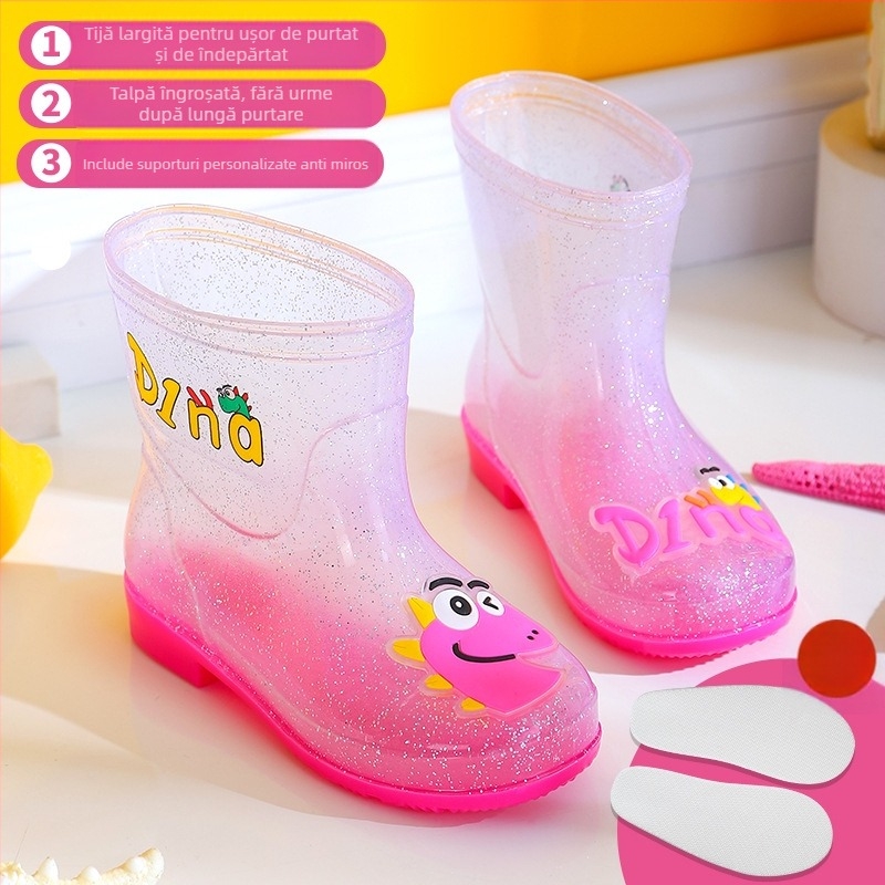 Ghete de ploaie pentru copii - partea superioară din PVC, înălțime medie a cizmei, toc mic 1–3 cm, model cu litere dinozaur, stil desen animat