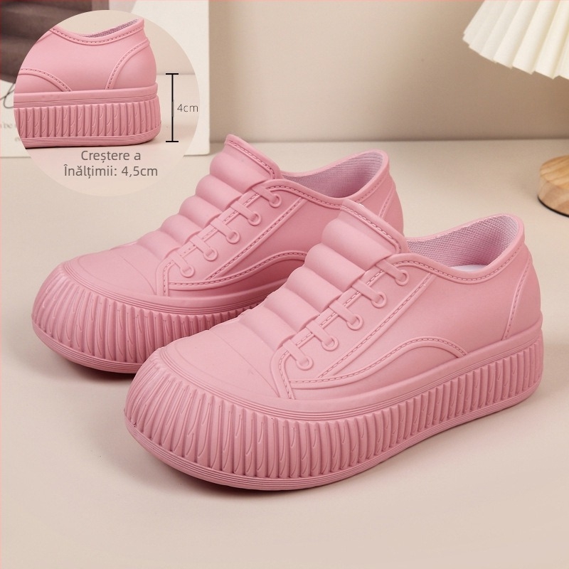 Cizme de ploaie pentru femei - impermeabile, PVC partea superioară, gambă joasă, slip-on, toc mic 1–3 cm