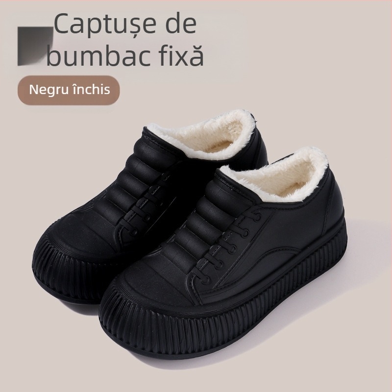 Cizme de ploaie pentru femei - impermeabile, PVC partea superioară, gambă joasă, slip-on, toc mic 1–3 cm