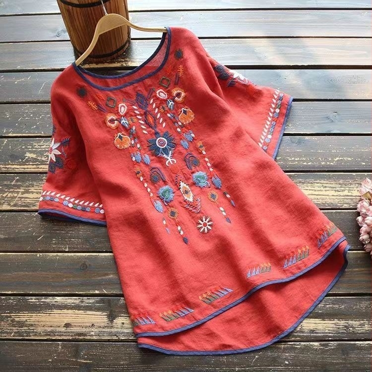 Tricou brodat în stil etnic, bumbac și in, model floral, mâneci scurte, croială lejeră