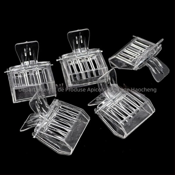 Unealtă de apicultură pentru capturarea reginei: clipsuri plastice și cuier pentru cuibul reginei, marcă Haocheng bee products business department, pentru apicultură și zootehnie
