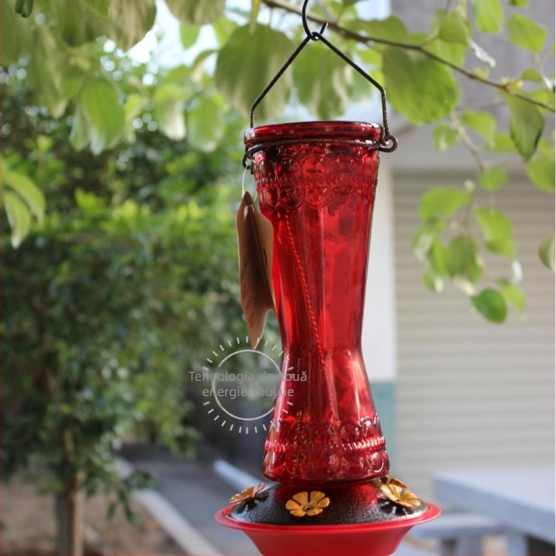Hrănitor pentru colibri - montat în exterior, sticlă roșie cu părți din fier, alimentare automată; materiale: sticlă, plastic, fier; origine: Quanzhou