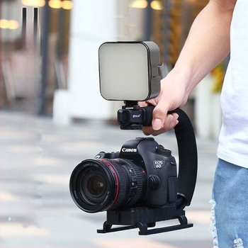 Stabilizator portabil în formă de U pentru cameră cu iluminare LED pentru telefoane mobile; LED 2W, 6500K, alimentare 3V, luminozitate reglabilă