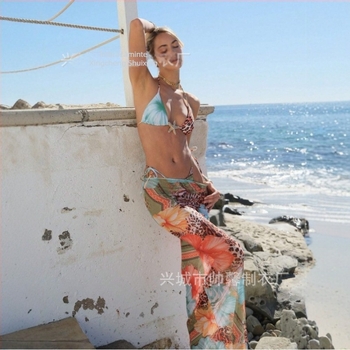 Set de baie pentru femei, trei piese – imprimeu, poliester 82%, căptușeală din spandex 18%, cu bureți pentru bust