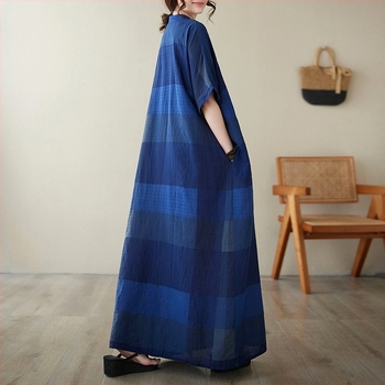 Rochie midi din bumbac și in, decolteu în V, mâneci largi, model în carouri, stil literar-retro