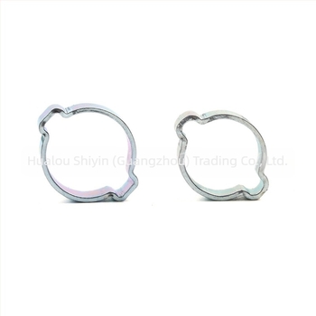 Clamă pentru țevi, cu urechi duble, galvanizată, pentru țevi de 5–20 mm, marcă SY