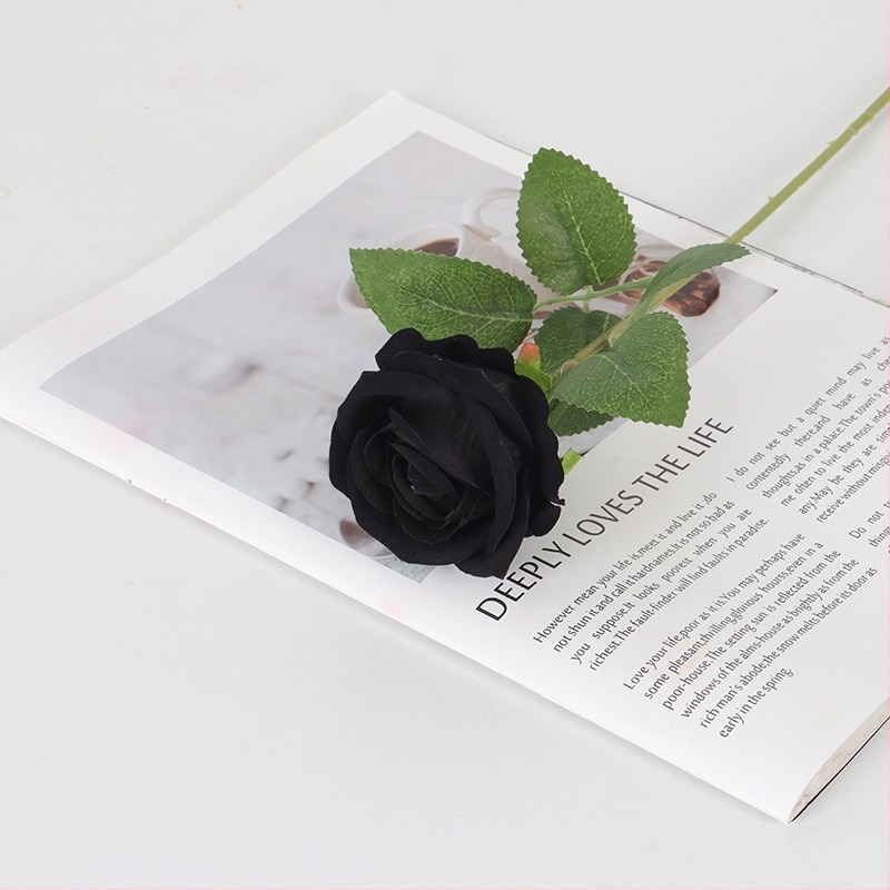 Floare în sticlă, seria trandafir, flori de mătase, aspect romantic, producție semi-artizanală și semi-automatizată, ambalaj din carton