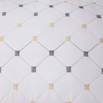 Pernă cu umplutură din fibră Nine-hole, înălțime reglabilă, formă pătrată, greutate 0,55–1,0 kg