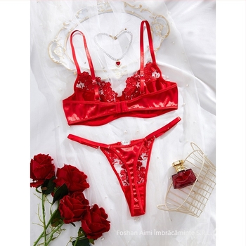 Set de sutiene cu cupa 3/4, fără cupă modelată, material poliester, închidere la spate cu trei rânduri de cârlige, bretele fixe duble