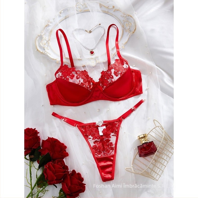 Set de sutiene cu cupa 3/4, fără cupă modelată, material poliester, închidere la spate cu trei rânduri de cârlige, bretele fixe duble