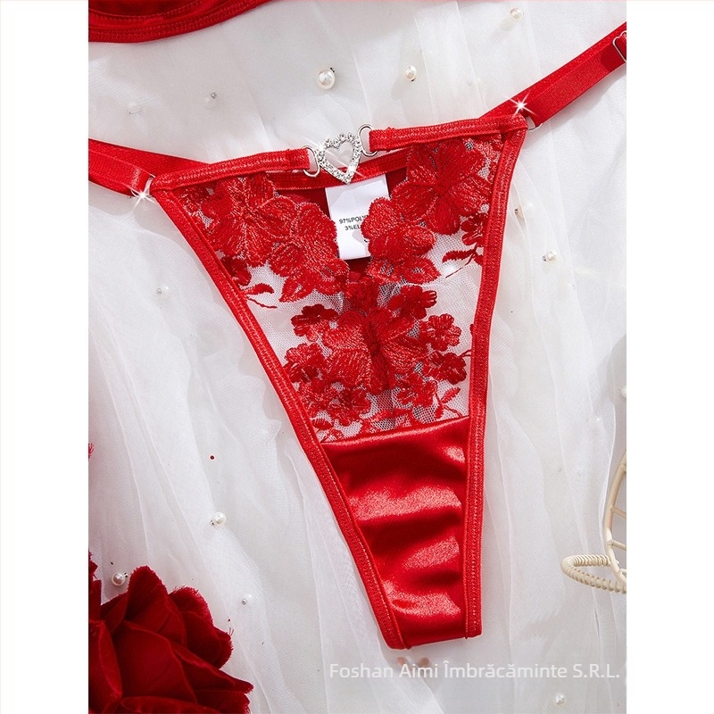 Set de sutiene cu cupa 3/4, fără cupă modelată, material poliester, închidere la spate cu trei rânduri de cârlige, bretele fixe duble