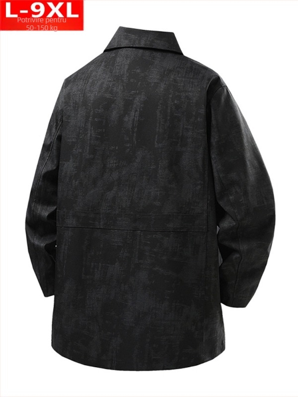 Palton camuflat, croială lejeră, lungime medie 65–80 cm, guler turn-down, închidere cu nasturi la față, material poliester, căptușeală poliester, stil Hong Kong