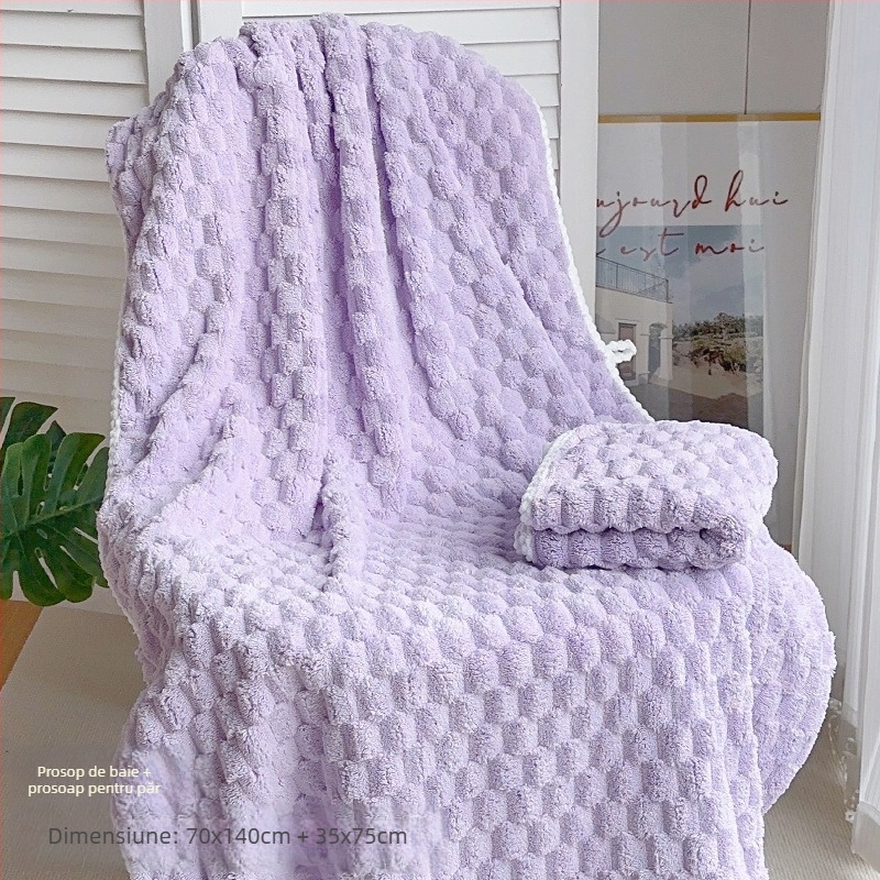 Set baie din trei piese: prosop de înfășurat pentru adulți, căciulă de uscare a părului și prosop; bumbac 100%, fir 150D, marca Silent Love