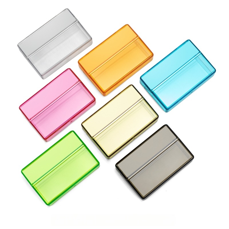 Etui pentru țigări – din plastic, design minimalist; rezistent la umiditate și la presiune; capacitate pentru 20 țigări