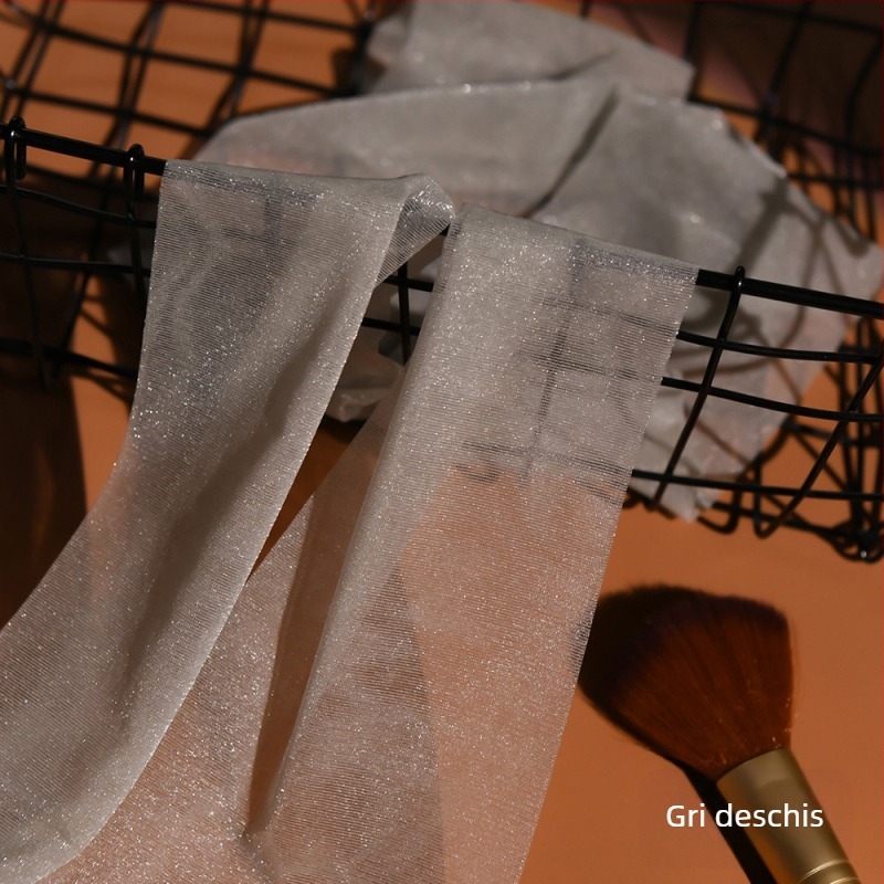 Colanți din nylon, finisaj invizibil, culoare solidă, țesătură subțire, poziție chilot pe o singură parte (Nylon; Finis invizibil; Culoare solidă; Țesătură subțire; Poziție chilot pe o singură parte)