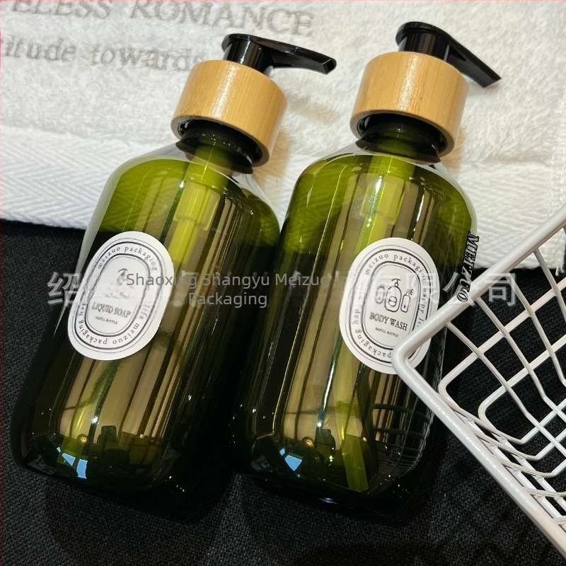 Set dublu de sticle dozatoare pentru șampon, pompă din bambus, PET material, turnare prin blow molding, ambalaj cosmetic