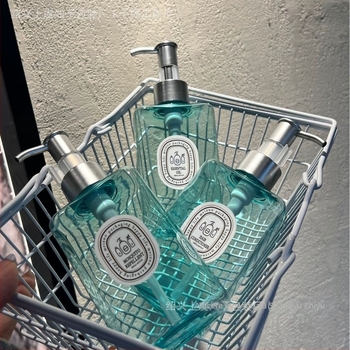 Sticluță de loțiune pentru călătorii, formă plată pătrată, pompa mată argintie, PET material, origine Shaoxing, Zhejiang