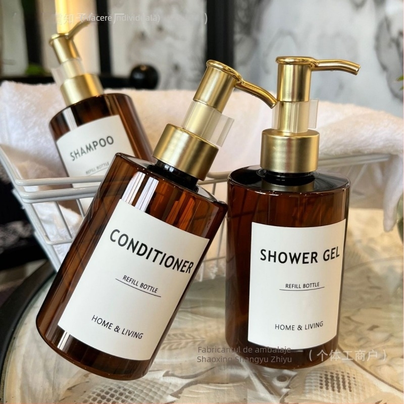 Set călător într-o sticlă cilindrică de 200ml, Brand Craftsmanship, PET, Blow molding, Nivel ambalaj 3, AJ200ml