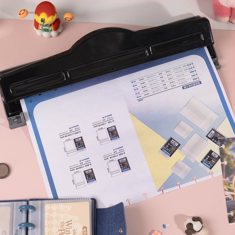 Perforator cu 4 găuri — utilizare manuală, 1–5 coli, greutate 0,45 kg