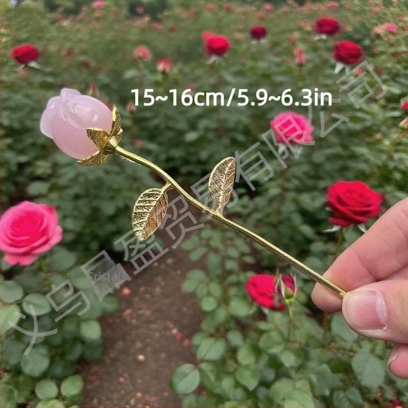 Trandafir de cristal cu tulpină metalică – decor floral în stil minimalist modern; material: cristal; categorie: floare; ambalaj: pungă PP