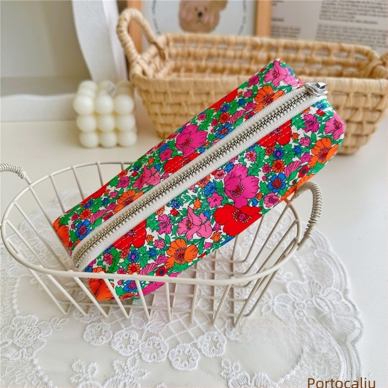 Penar pentru creioane, lucrat manual, din bumbac și in, stil textil