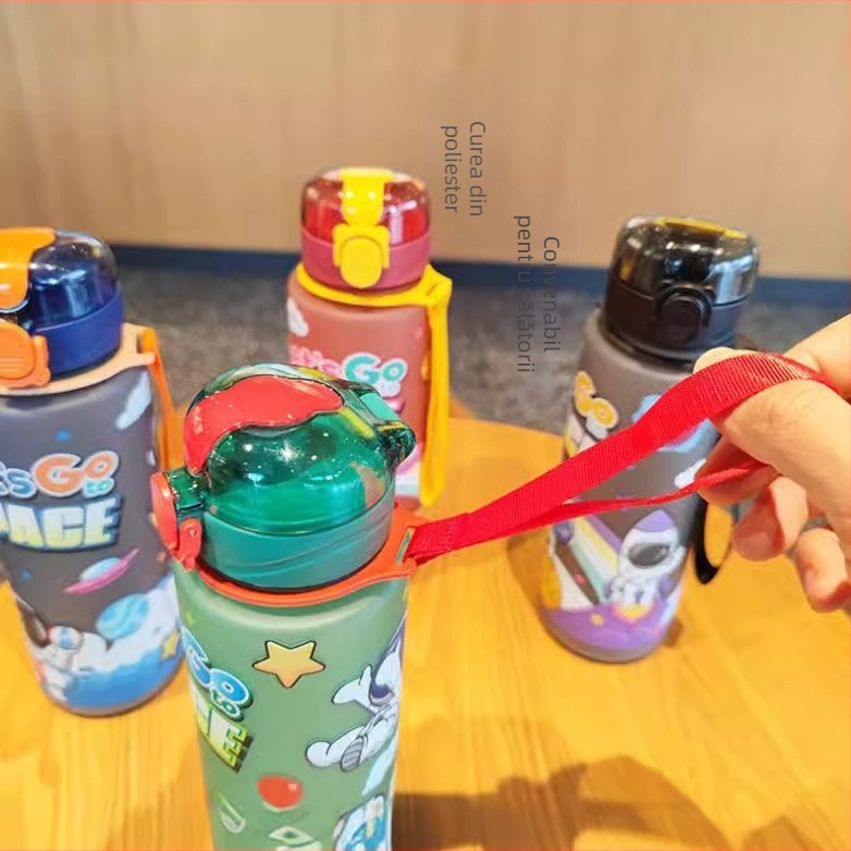 Pahar plastic cu astronaut desen animat, cu pai, curea de purtare, stil sport, 700 ml, material PC, personalizabil