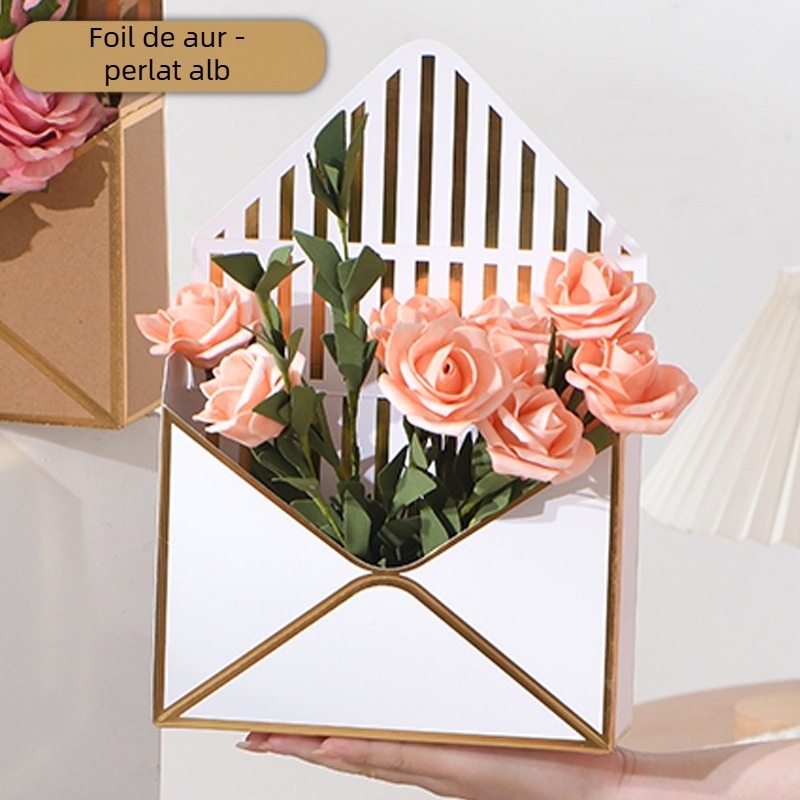 Cutie pentru flori cu design tip plic, handmade, model hot stamping envelope flower box, din carton alb de 600 g, ambalaj 12 bucăți, brand Qianxi packaging.