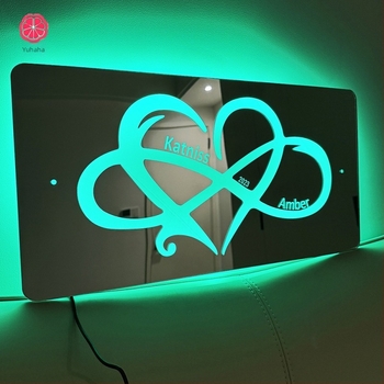 Oglindă cu nume gravat personalizat – inimă împletită, acrilic, stil modern minimalist, cadou pentru cupluri (Ziua Îndrăgostiților, aniversare)