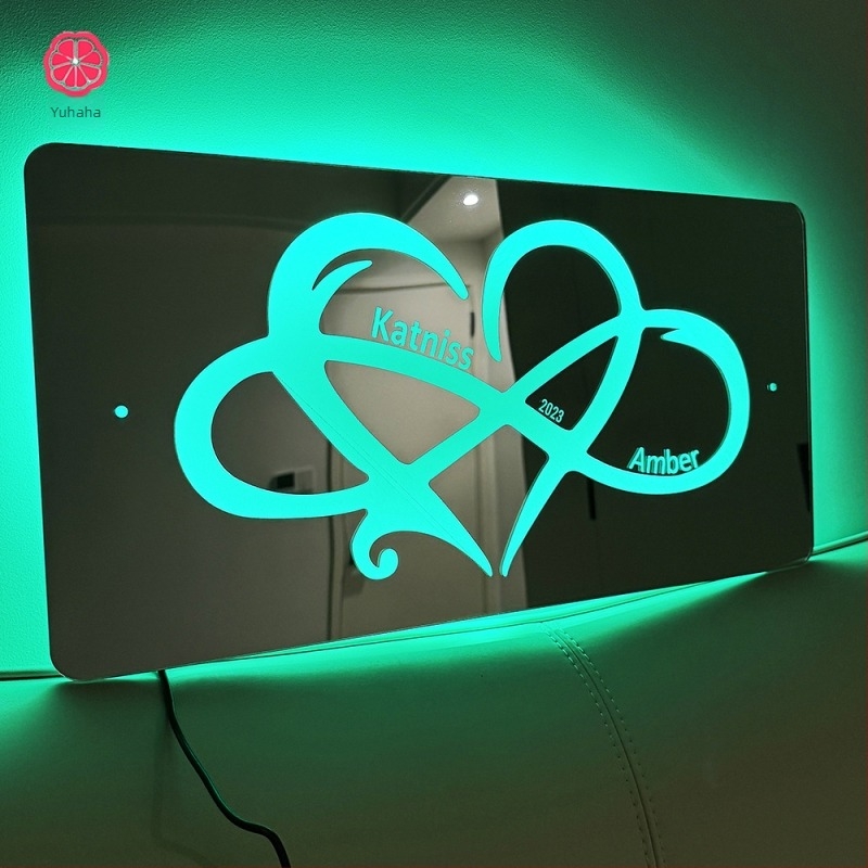 Oglindă cu nume gravat personalizat – inimă împletită, acrilic, stil modern minimalist, cadou pentru cupluri (Ziua Îndrăgostiților, aniversare)