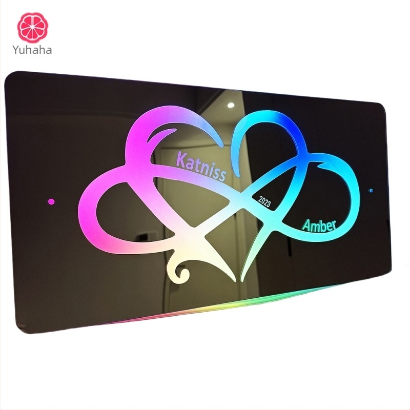 Oglindă cu nume gravat personalizat – inimă împletită, acrilic, stil modern minimalist, cadou pentru cupluri (Ziua Îndrăgostiților, aniversare)