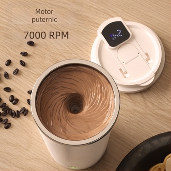 O cană de cafea cu model desen animat și afișaj digital, amestecare magnetică complet automată, greutate 350 g, logo personalizabil, lansată în 2025.