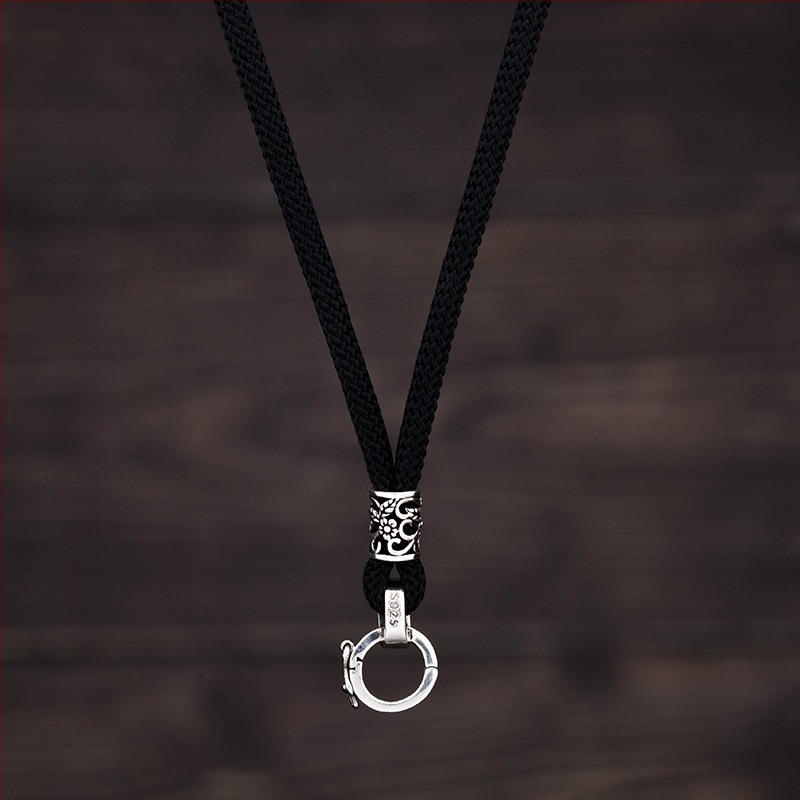 Colier unisex cu pandantiv, cataramă și șnur Passepartout (Material: Ornamente din argint; Origine: Utilizare generală; Marcă: Altă; Calitatea metalului prețios: Altă; An: Altul)