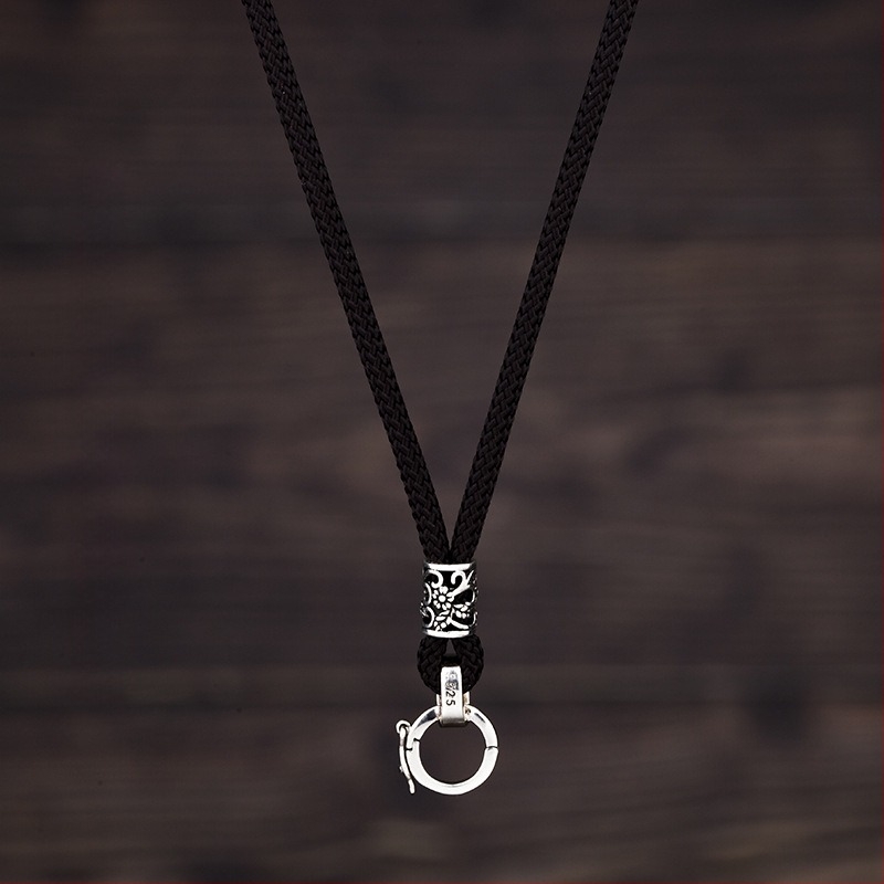 Colier unisex cu pandantiv, cataramă și șnur Passepartout (Material: Ornamente din argint; Origine: Utilizare generală; Marcă: Altă; Calitatea metalului prețios: Altă; An: Altul)