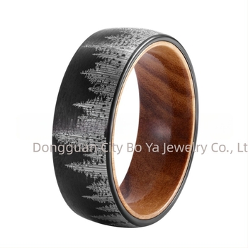 Inel pentru bărbați din oțel wolfram cu inel interior din lemn, model pădure, placat cu aur