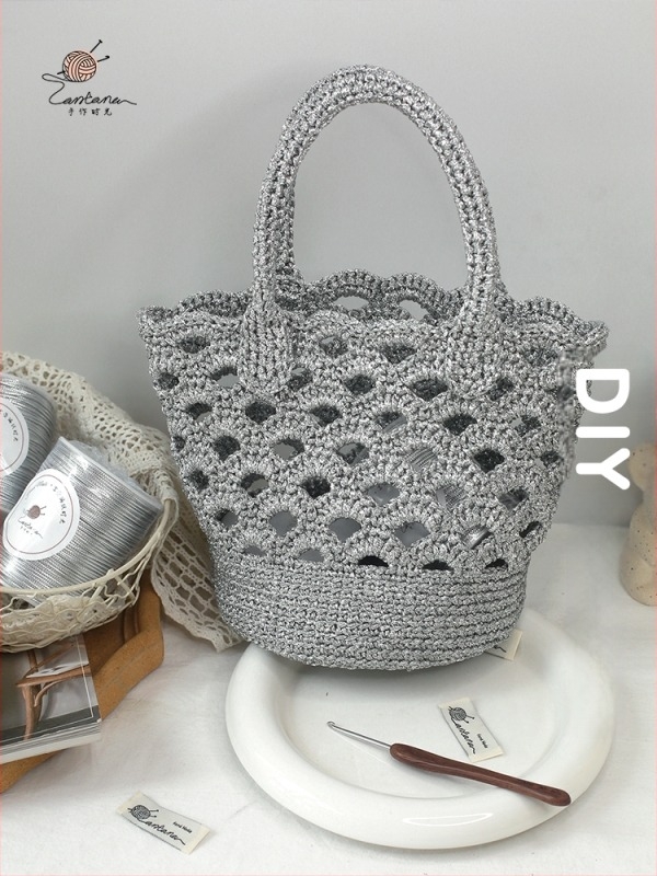 Geantă croșetată argintie, lucioasă, de vară – kit DIY pentru geantă croșetată cu decupaj