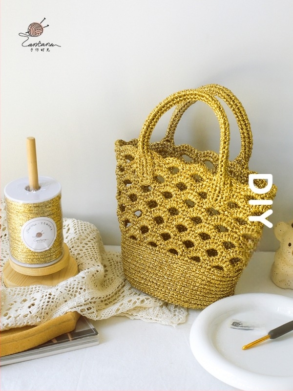 Geantă croșetată argintie, lucioasă, de vară – kit DIY pentru geantă croșetată cu decupaj