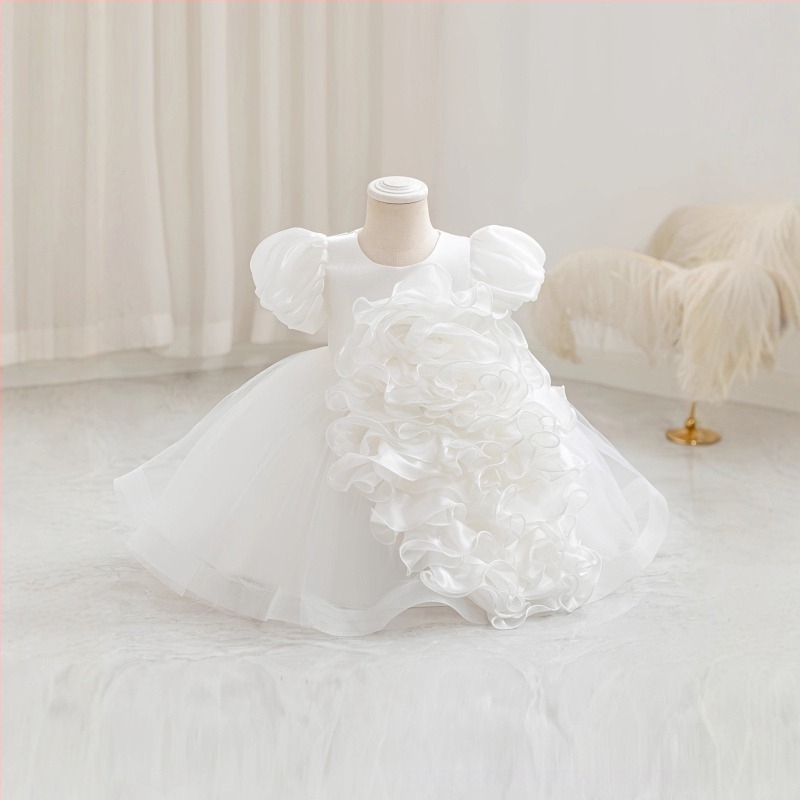 Rochie de prințesă pentru prima zi de naștere a fetiței, ținută de petrecere de Crăciun