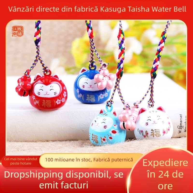 Pandantiv clopot din cupru cu finisaj lacuit, motiv pisică norocoasă și floare de cireș, stil japonez, pandant pentru telefon